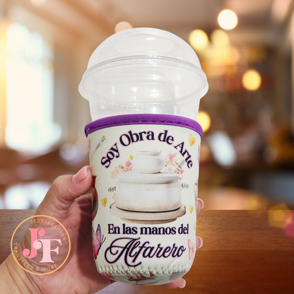 Obra de arte en la manos del Alfarero cup sleeve